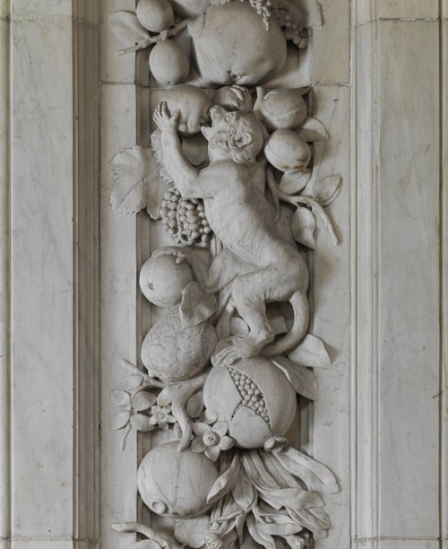 Artus Quellinus, detail aapje, 1652-1655, Koninklijk Paleis Amsterdam foto Tom Haartsen