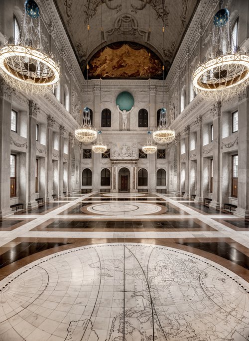 Source: paleisamsterdam.nl | Main hall of the Dam Palace (not sure if free to use)